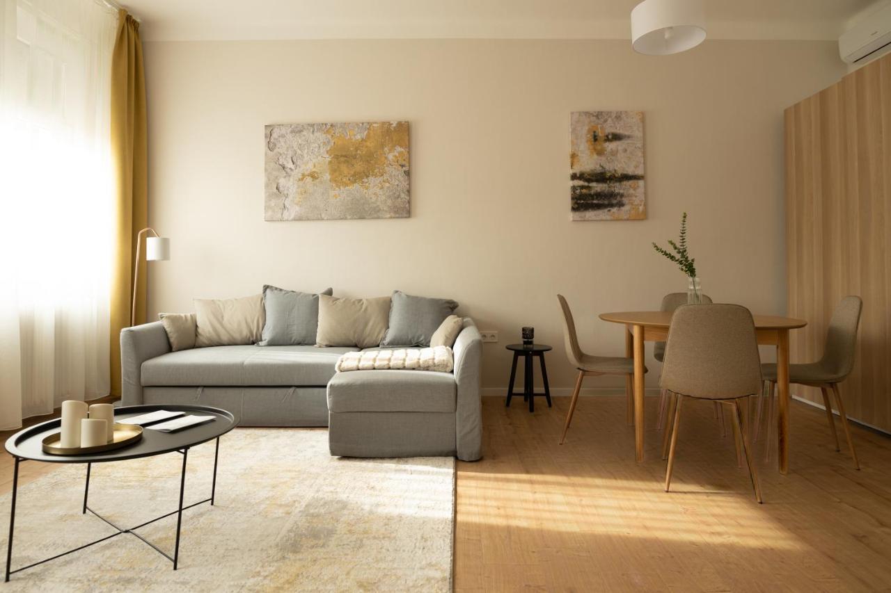 Appartement Square 2 à Debrecen Extérieur photo