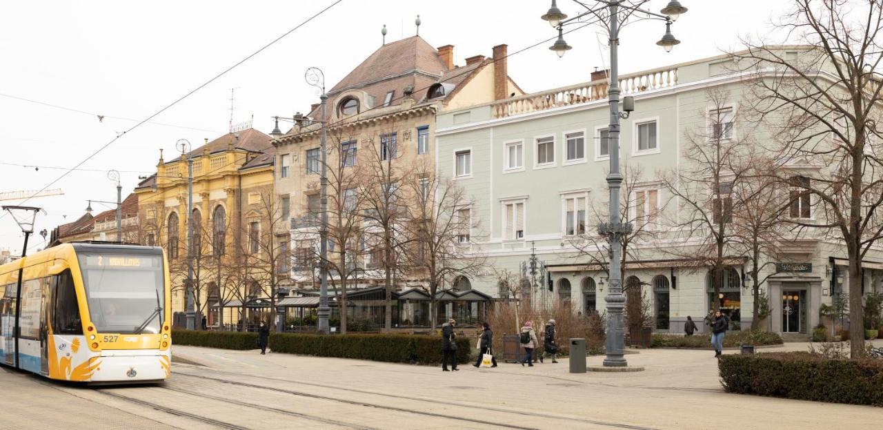 Appartement Square 2 à Debrecen Extérieur photo